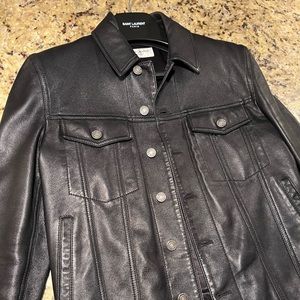 New leather jacket men’s small size 44 on tag I’m a women’s size small